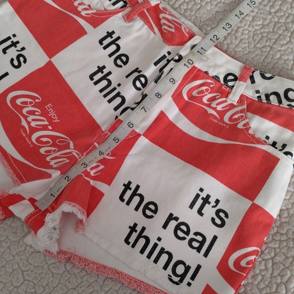 NWOT Coca Cola Small Logo Slogan Check Print Distressed Hem Jean Shorts - Picture 13 of 16